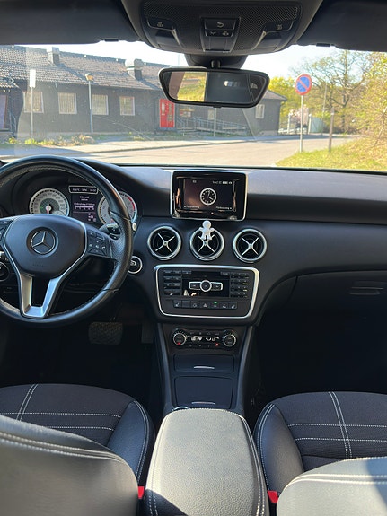Mercedes-Benz A180 8 of 22