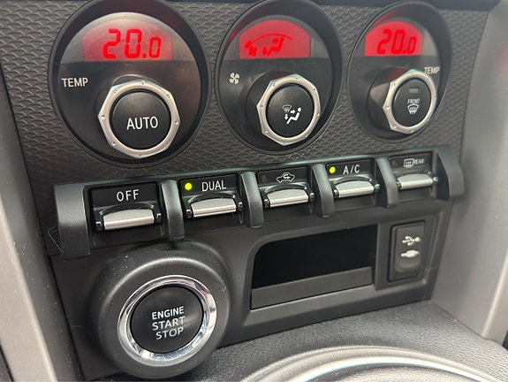 Toyota GT86 2.0 H4 200 ch BVA / Alcantara-Cuir / Xénon / Sièges chauffants / Sono Pioneer + caisson