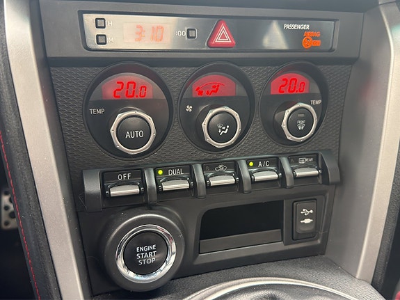 Toyota GT86 2.0 H4 200 ch BVA / Alcantara-Cuir / Xénon / Sièges chauffants / Sono Pioneer + caisson