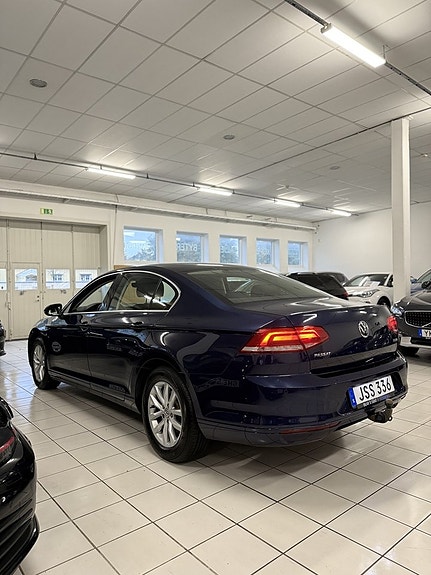 Volkswagen Passat 6 of 18
