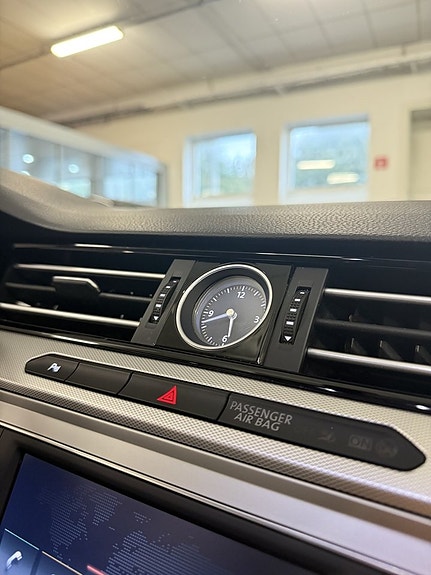 Volkswagen Passat 13 of 18