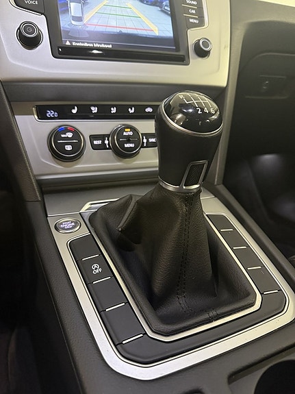 Volkswagen Passat 11 of 18