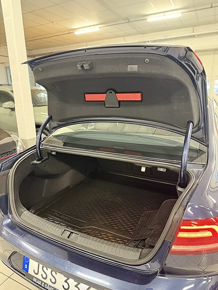 Volkswagen Passat 5 of 18