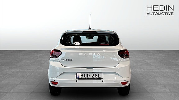 Dacia Sandero 7 of 13