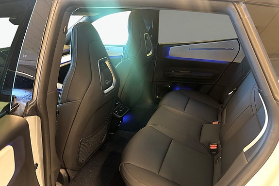 Polestar 4 12 of 25