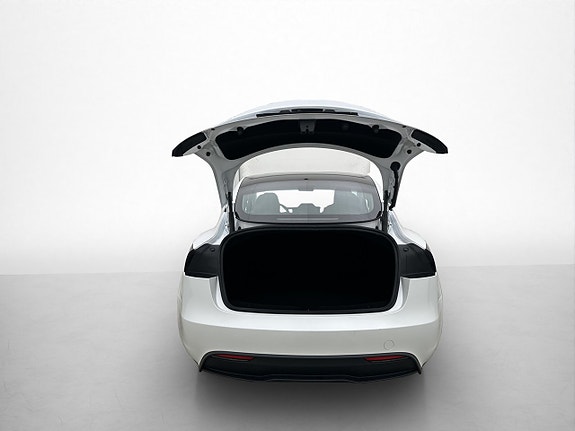 Tesla Model 3 11 of 30