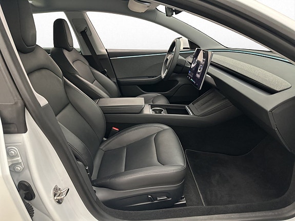 Tesla Model 3 13 of 30
