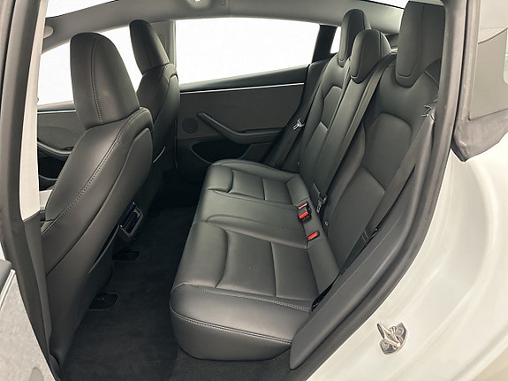 Tesla Model 3 16 of 30