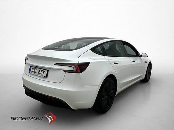Tesla Model 3 9 of 30