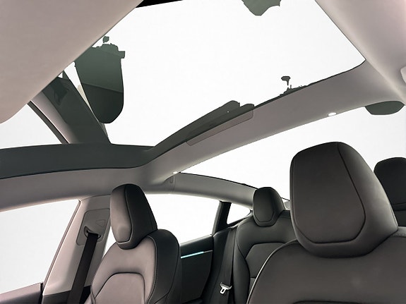 Tesla Model 3 17 of 30