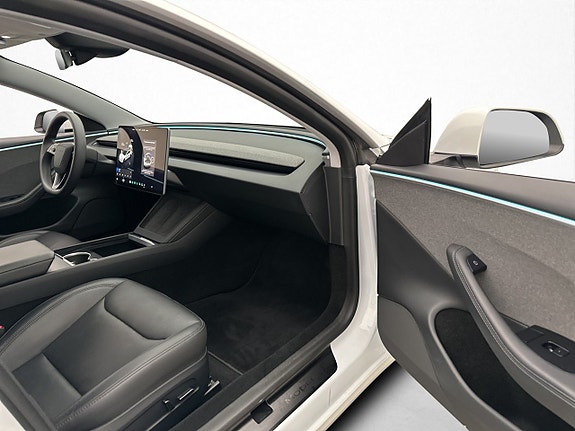 Tesla Model 3 25 of 30