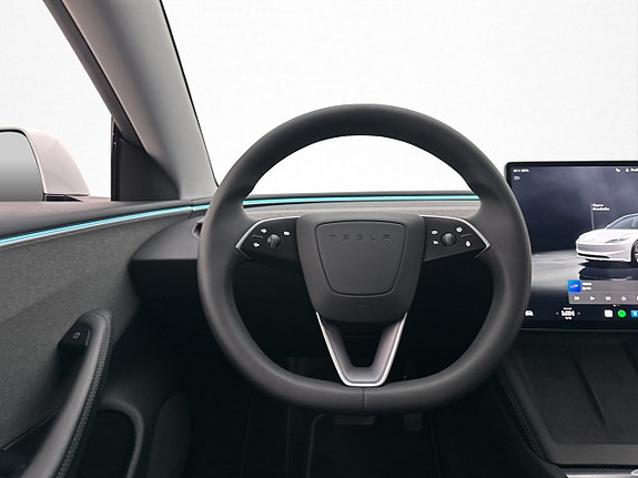 Tesla Model 3 29 of 30