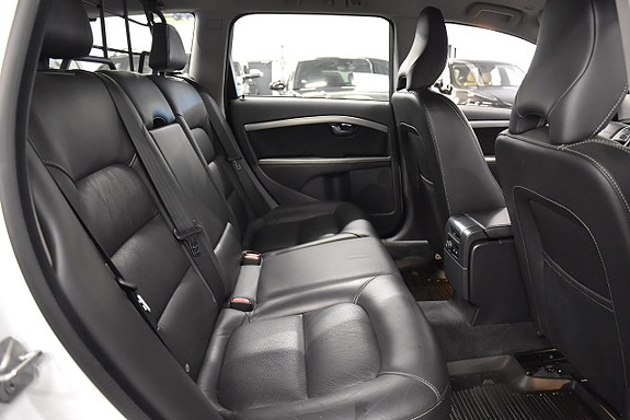 Volvo XC70 13 of 23