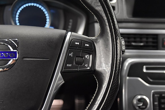 Volvo XC70 11 of 23