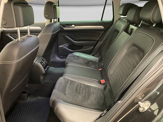 Volkswagen Passat 5 of 14