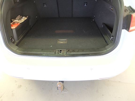 Volkswagen Passat 9 of 9