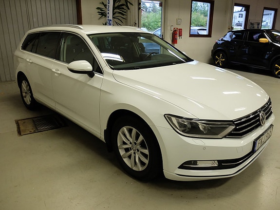 Volkswagen Passat 3 of 9