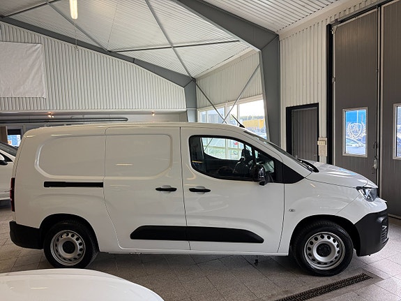 Peugeot Partner 2 of 17