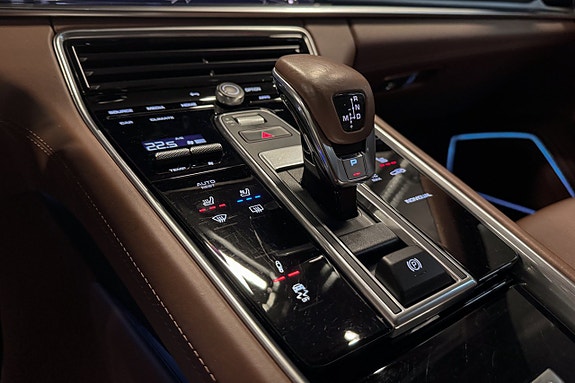 Porsche Panamera 4 23 of 25