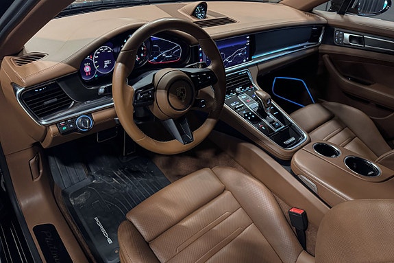Porsche Panamera 4 11 of 25