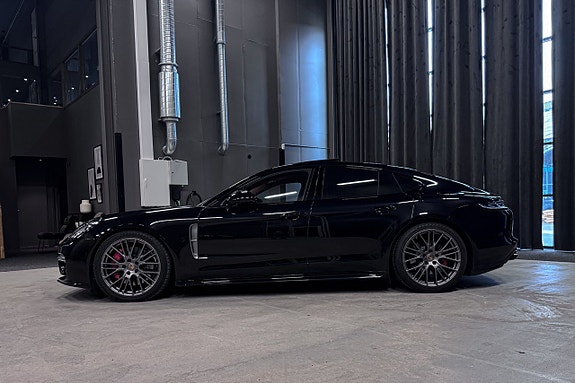 Porsche Panamera 4 3 of 25