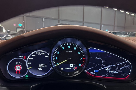 Porsche Panamera 4 15 of 25