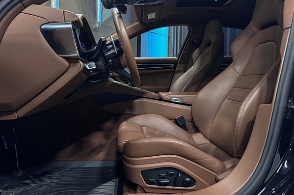 Porsche Panamera 4 10 of 25