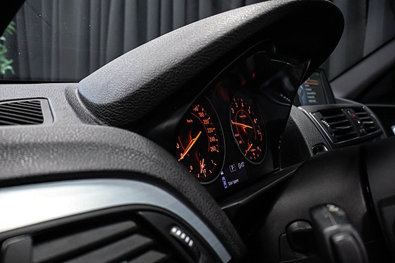 BMW 118i 15 of 28