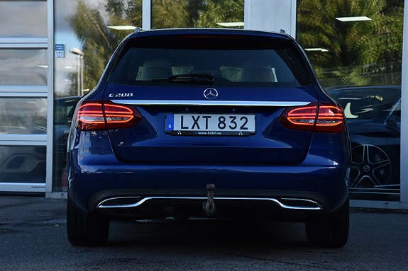 Mercedes-Benz C200 7 of 26