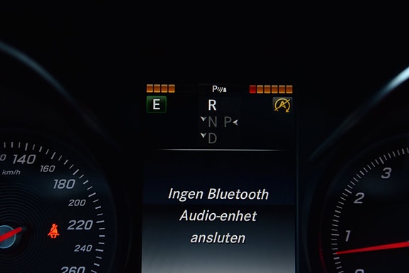 Mercedes-Benz C200 25 of 26
