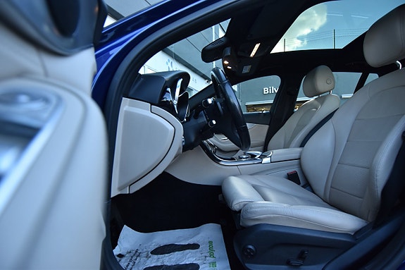 Mercedes-Benz C200 11 of 26