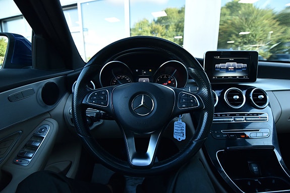 Mercedes-Benz C200 15 of 26