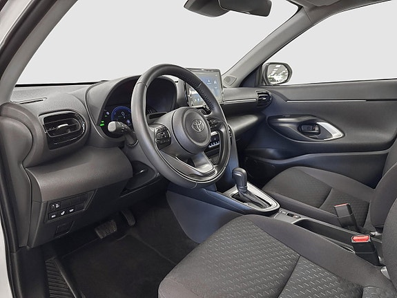 Toyota Yaris Cross 8 of 12