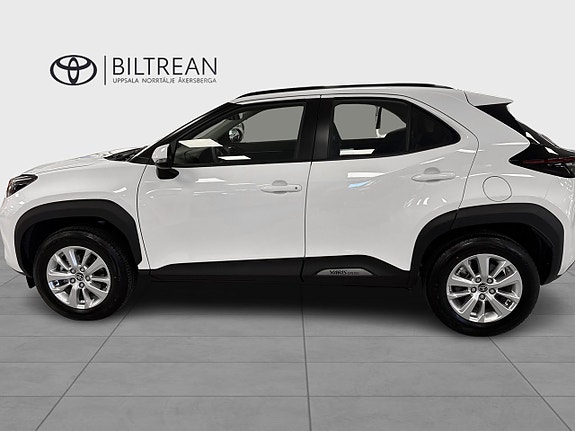 Toyota Yaris Cross 2 of 12