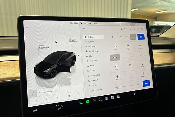 Tesla Model Y 20 of 29