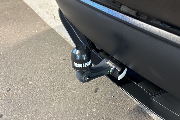 Tesla Model Y 29 of 29