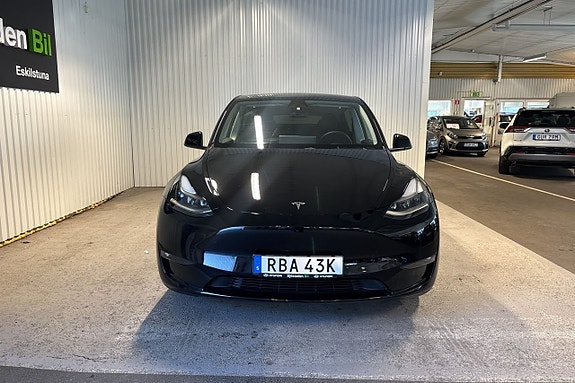 Tesla Model Y 2 of 29