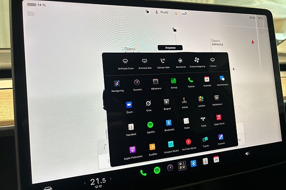 Tesla Model Y 22 of 29