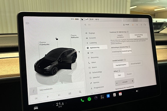 Tesla Model Y 18 of 29