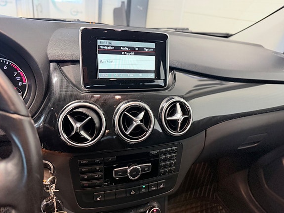 Mercedes-Benz B180 11 of 13