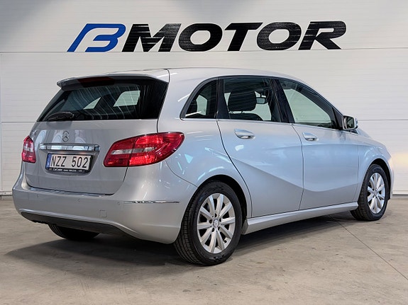 Mercedes-Benz B180 6 of 13
