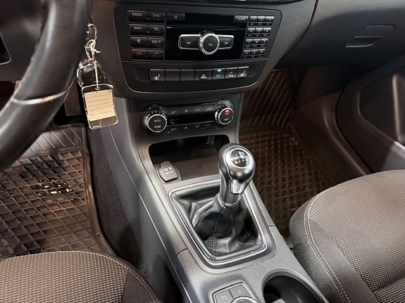 Mercedes-Benz B180 10 of 13