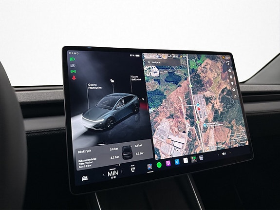 Tesla Model Y 22 of 30