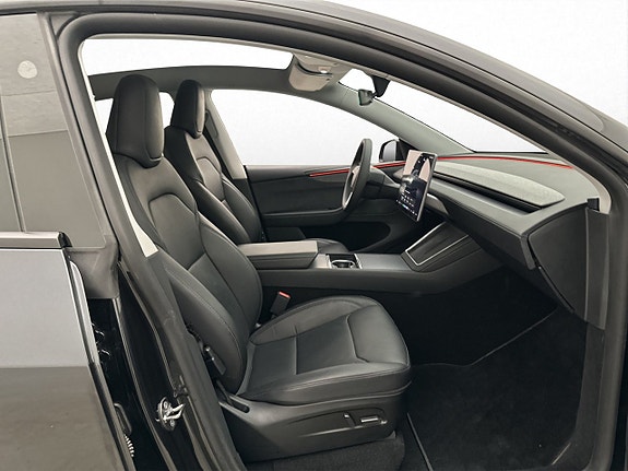 Tesla Model Y 30 of 30