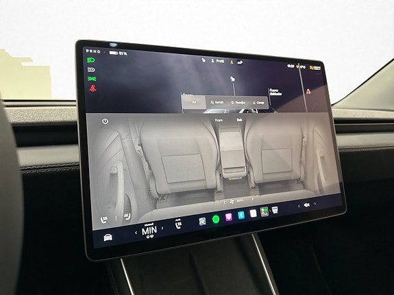 Tesla Model Y 24 of 30