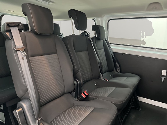 Ford Transit Custom 23 of 30