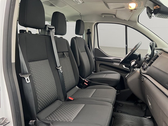 Ford Transit Custom 24 of 30