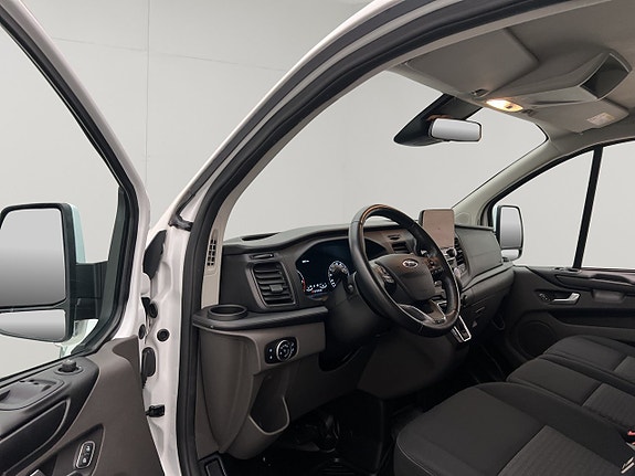 Ford Transit Custom 12 of 30