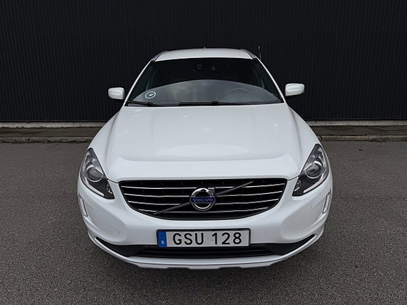 Volvo XC60 7 of 12