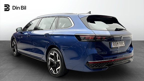 Volkswagen Passat 3 of 12